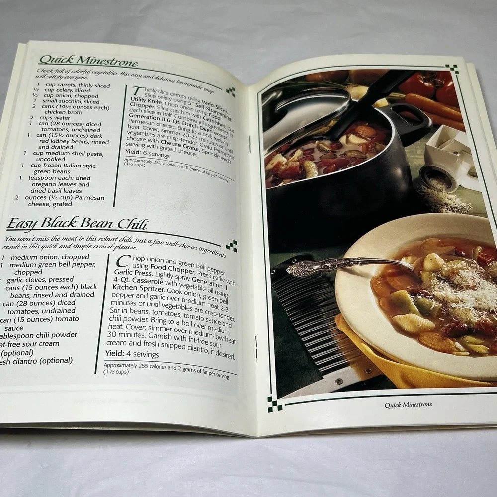 The Pampered Chef‎ Light & Simple Traditional Favorites Cookbook 1996 Paperback